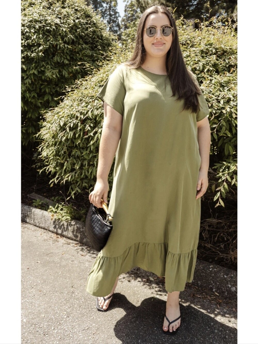 Olivia Ruffle-Hem Midi Dress [Smash + Tess] - Picture 3 of 5